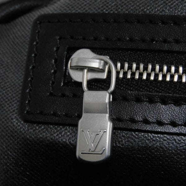 03181h 8 Louis Vuitton Parana Nylon Black