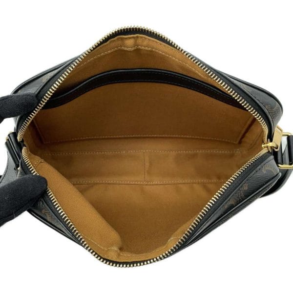 9398313 06 Celine Triomphe Messenger Shoulder Bag Black