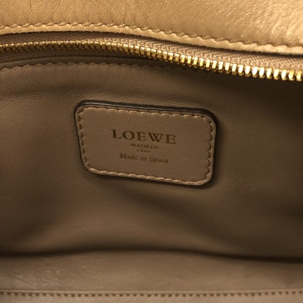 37838424 7 Loewe Amazona 23 Handbag Leather Gray Beige