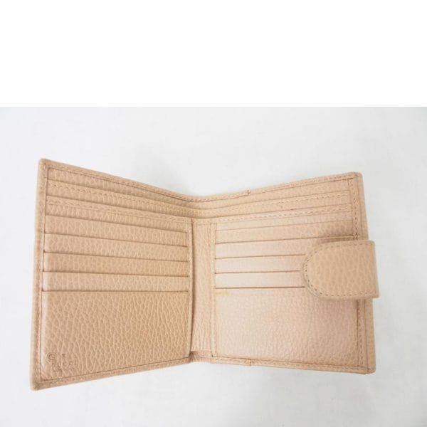 61198 7 Gucci Interlocking G W Hook Bifold Wallet