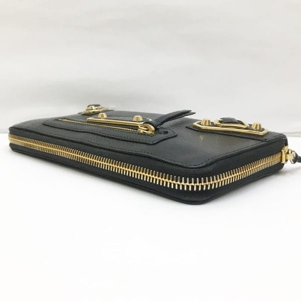 125 20240125 a 10 04 BALENCIAGA long wallet Black Continenta