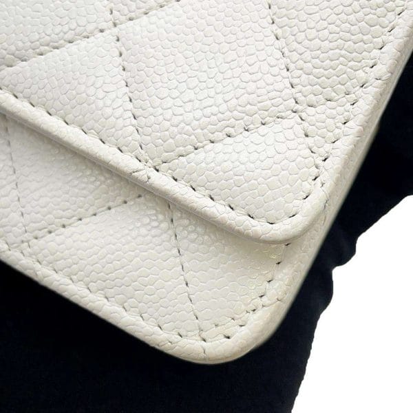 9441095 07 CHANEL Chain Wallet Top CocoMark Caviar Skin White