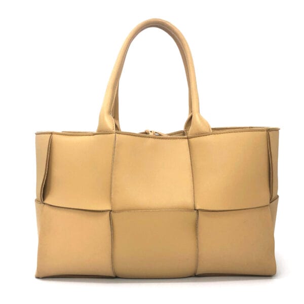 z0112 1 Bottega Veneta Leather Tote Bag Beige