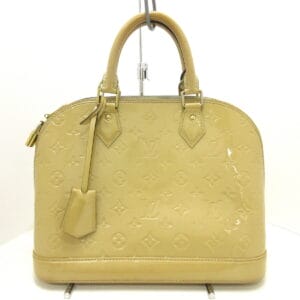 37396593 1 Gucci Shoulder Bag Leather White